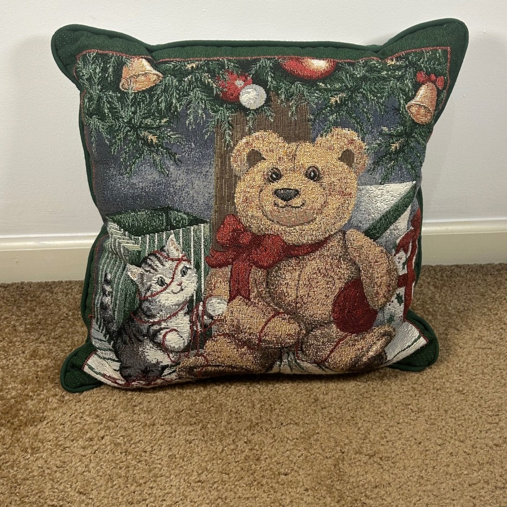 Vintage Newport Christmas‎ Pals Holiday Tapestry Throw Pillow Green Trim 16x16